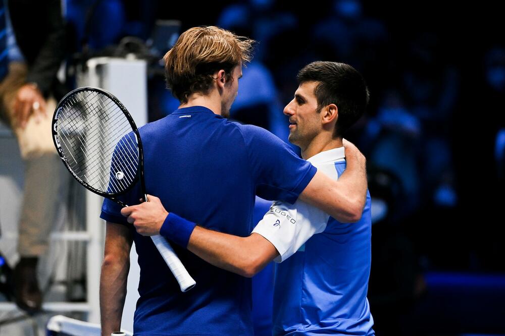 NOVAK ČESTITAO NEMCU NA OSVOJENOJ TITULI: Svaka čast na velikom finalu i trofeju (FOTO)