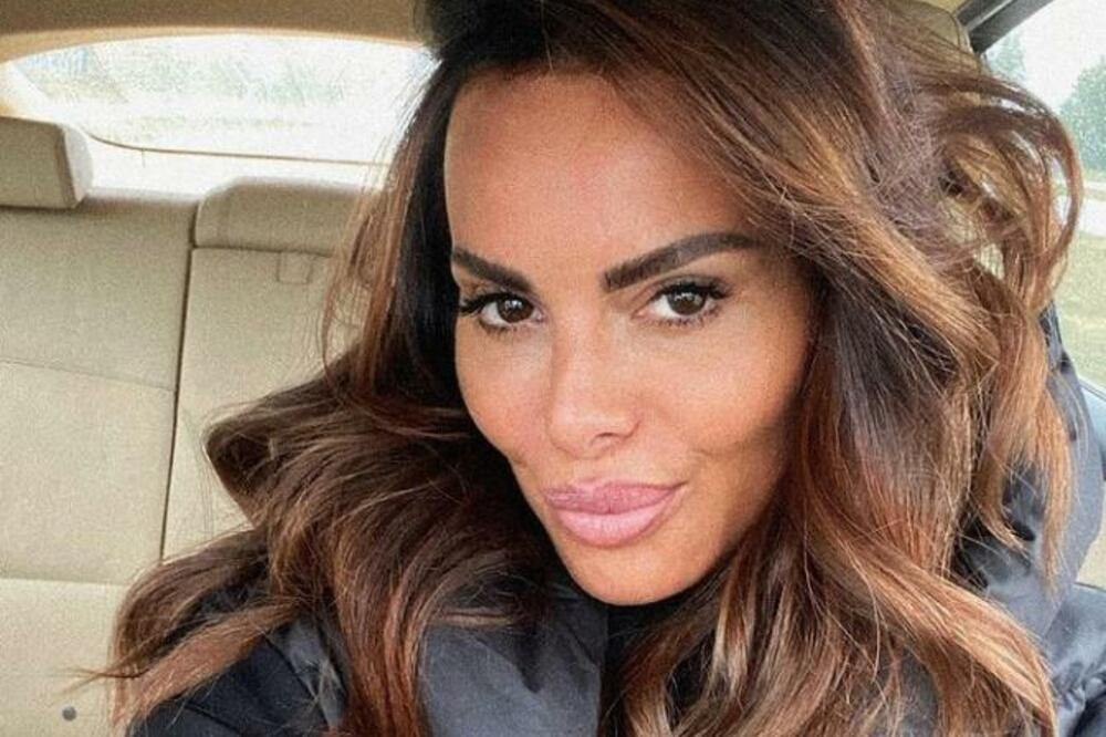 BIVŠA ŽENA UZ ACU LUKASA! Pevač završio u bolnici, Sonja se odmah čula sa njim!