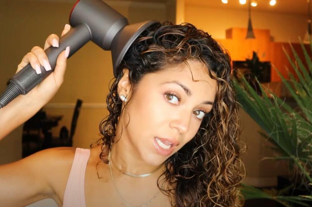 OVI SASTOJCI U ŠAMPONU IZAZIVAJU OPADANJE KOSE: Štetni su i za kožu glave, AKO VIDTE OVE OZNAKE, BACITE GA ODMAH