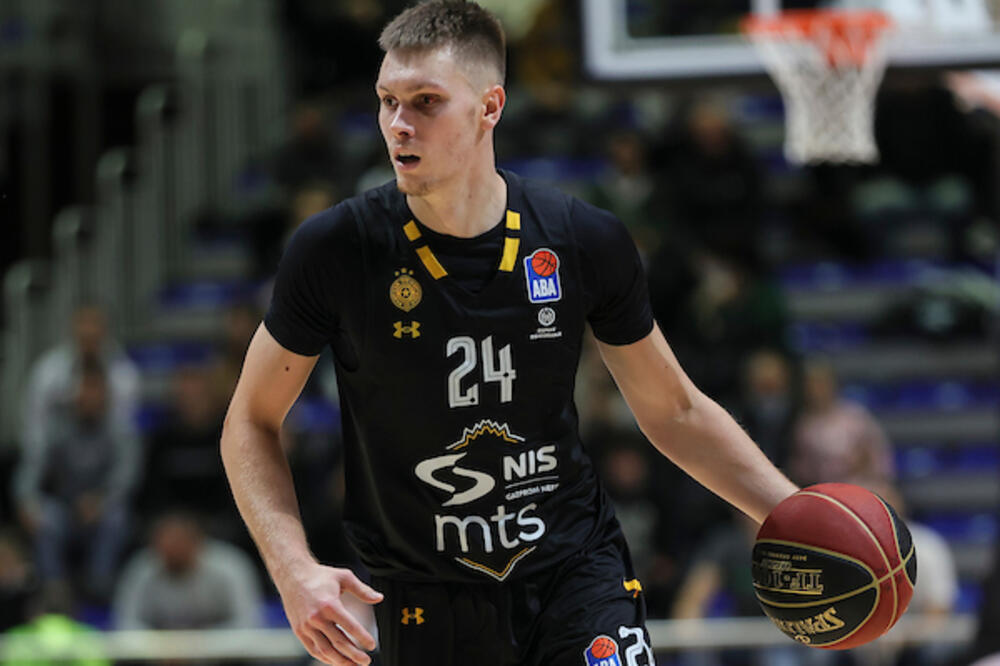 GLAS UŽIVA U CRNO-BELOM DRESU: Srećan sam što sam u PARTIZANU, prija mi poređenje sa BOGDANOM!