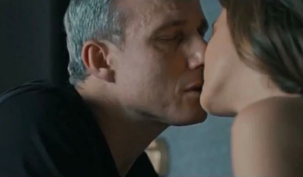 Milica Pavlović, Miloš Timotijević, Poljubac