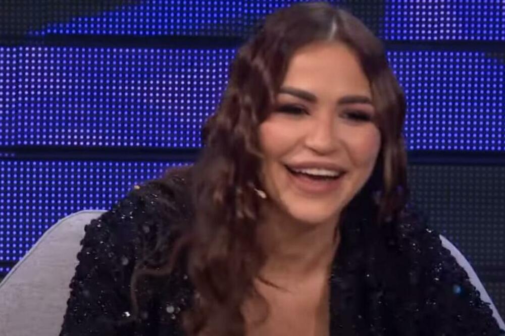 ALEKSANDRI MLADENOVIĆ OTIŠLO 300.000 EVRA: Pevačica objasnilo KAKO SE SVE DESILO