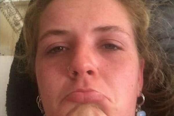 "BOLOVI SU NEPODNOŠLJIVI"! Ušla u solarijum da ulepša telom, kad je izašla niko nije mogao da DOĐE K SEBI (FOTO)