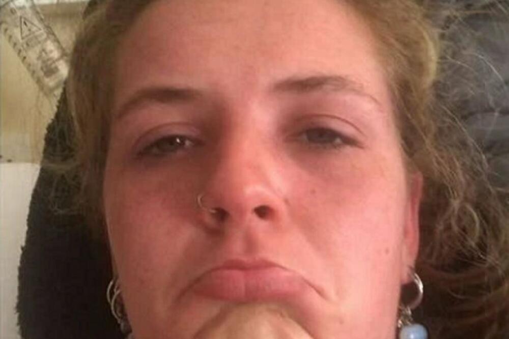 "BOLOVI SU NEPODNOŠLJIVI"! Ušla u solarijum da ulepša telom, kad je izašla niko nije mogao da DOĐE K SEBI (FOTO)