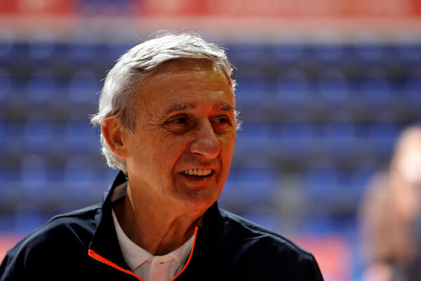 PEŠIĆ SUMIRAO UTISKE I POSLAO JASNU PORUKU KRITIČARIMA: Dođite na utakmicu, nemojte da sedite ispred televizora!