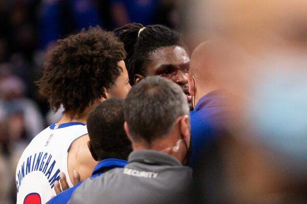 POZNATE KAZNE ZA KRVAVI OBRAČUN NA PARKETU: Lebron i Stjuart suspendovani!