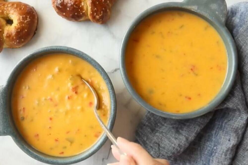 UBACITE U ČORBU OVAJ PROIZVOD: Meso odmah postaje mekše, a finalni efekat je NEVEROVATAN!