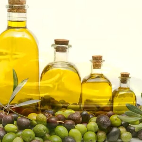 Ako vidite ovu oznaku na flaši maslinovog ulja: Odmah znajte da nije pravo, evo šta ga odaje
