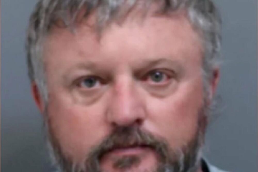 ŽENA MU PRONAŠLA STRAVIČNE PORUKE U TELEFONU: Nije mogla da dođe sebi, odmah pozvala POLICIJU!