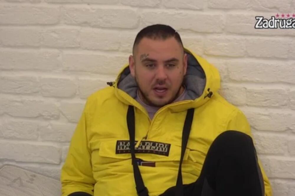 FILIP CAR IZBACIO GOLU FOTKU SVOJE NOVE DEVOJKE: AUUU KAKO IZGLEDA, da li je moguće da je OVAKVU SMUVAO?