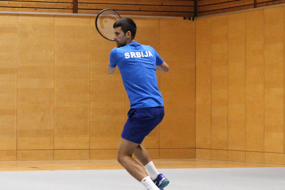 TAKO RADI NAJBOLJI: Odmah po sletanju Novak Đoković odradio prvi trening (FOTO)
