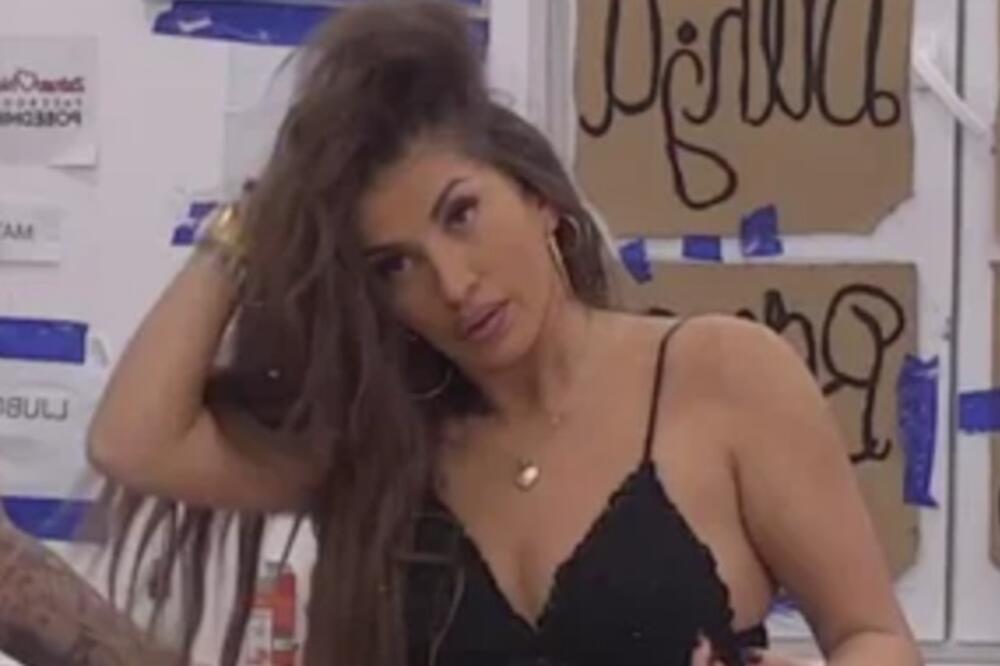 OPA BATO! Dalila rešila da BLISTA U EMISIJI: Obukla se kao prava ZAVODNICA, izdigla se iz PEPELA i pokazala OBLINE