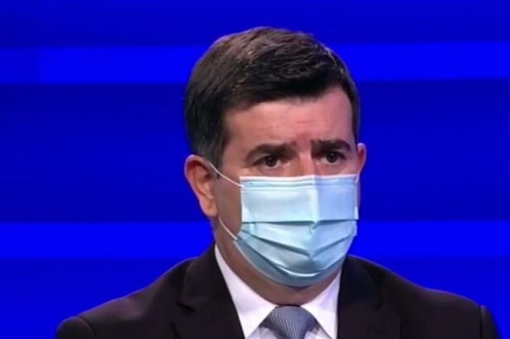 "NADAM SE DA ĆE GRAĐANI PREDSTOJEĆE PRAZNIKE PROSLAVITI U KRUGU PORODICE" Đerlek pomenuo i kovid propusnice