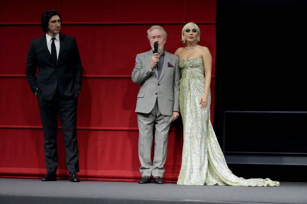 NEVEROVATNO! UŠLI U ISTORIJU! Lejdi Gaga i Toni Benet dobili 5 Gremi nominacija!