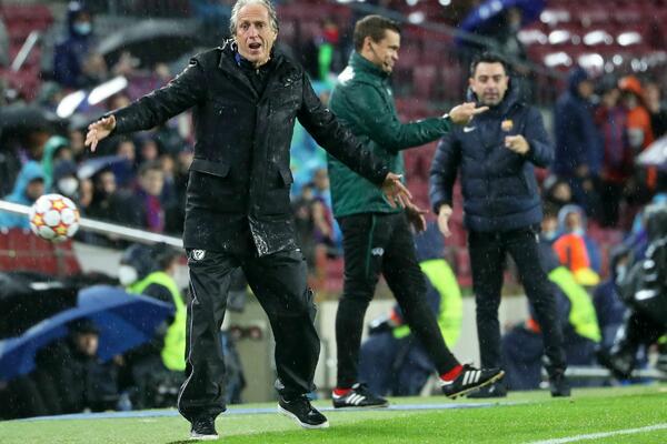 NIKO NIJE VEROVAO ŠTA JE NAPADAČ BENFIKE PROMAŠIO: Za 30 godina trenerskog posla nisam video tako nešto! (VIDEO)