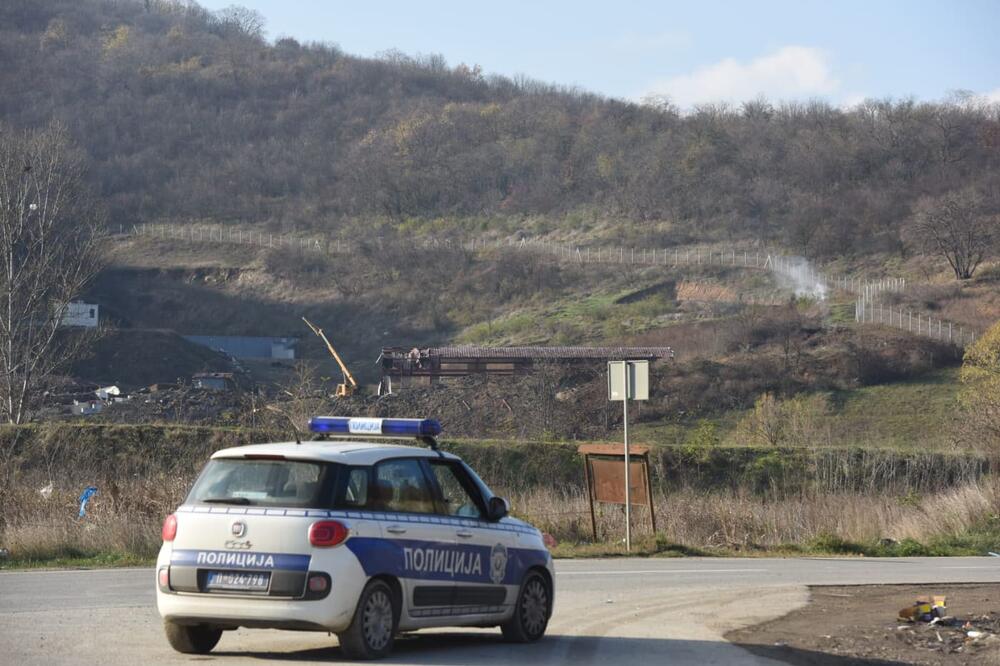 MEŠTANI BOLEČA KAŽU DA ZNAJU UZROK EKSPLOZIJE U LEŠTANIMA: Kada je puklo, krili se u menzi iza šanka!