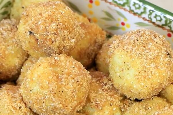 JEDINSTVENE KNEDLE KOJE ĆE SE SVIMA SVIDETI: Nema guljenja ŠLJIVA ni KROMPIRA, a ukus OBARA SA NOGU (RECEPT)