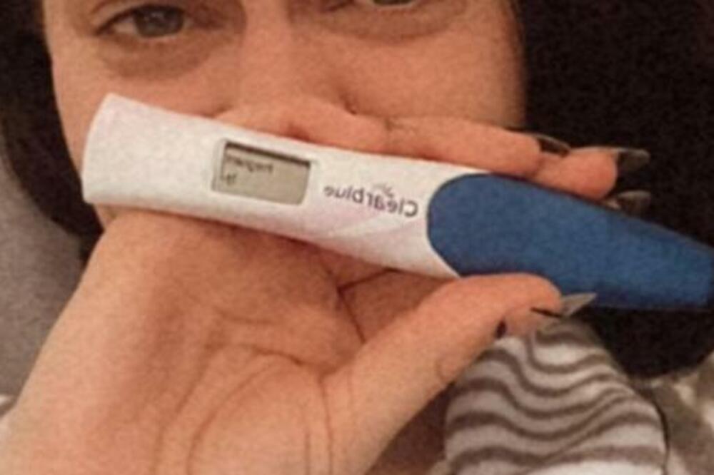 POTRESNO! POZNATA PEVAČICA IZGUBILA BEBU: Životni san joj je bio da se ostvari kao majka! (FOTO)