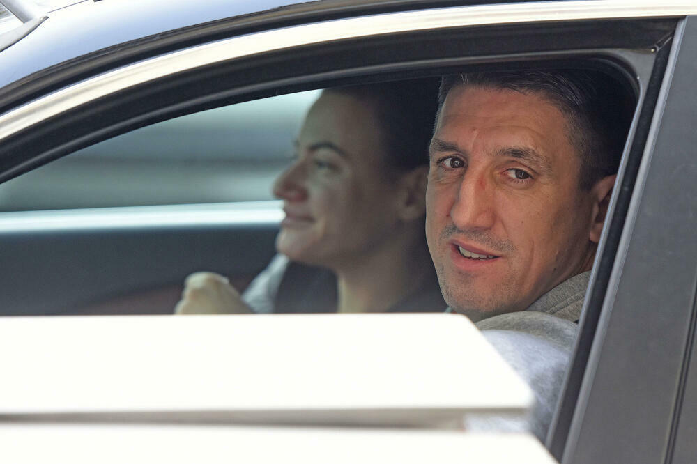 NAJTUŽNIJI SNIMAK IKAD! Kristijan RIDA U SUZAMA i snima PREMINULOG: Nije za one koji su JAKO OSETLJIVI