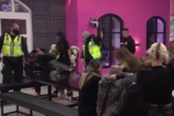 FILIP CAR FIZIČKI NASRNUO NA DVE ZADRUGARKE: Pokazao koliki je NASILNIK, Dalili povređeno oko! (VIDEO)