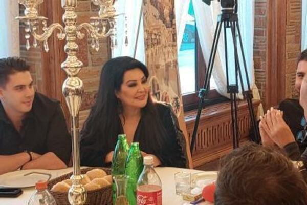 ESTRADA OSTALA U MRAKU TOKOM SNIMANJA NOVOGODIŠNJEG PROGAMA KOD DRAGANE MIRKOVIĆ: U jednom momentu sve je stalo!