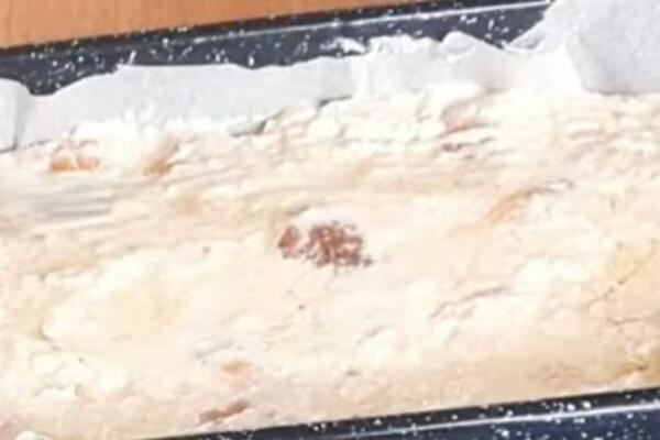 NE BACAJTE STARI HLEB VEĆ GA ISKORISTITE NA PRAVI NAČIN: Gibanica kojoj nećete moći da ODOLITE (RECEPT)