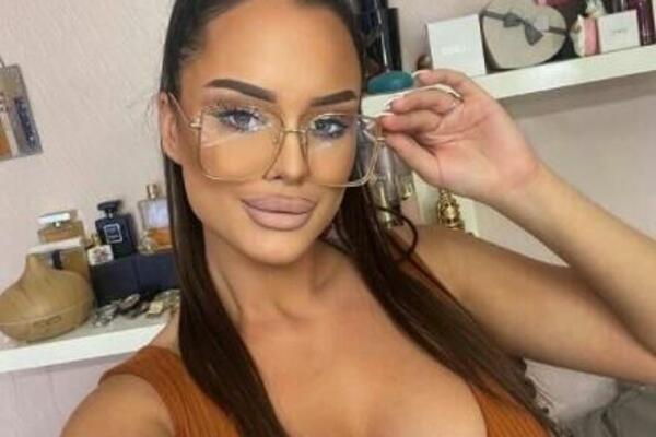 ŽENI OD SULTANA PREPREČILI PUT: Ona se oglasila povodom SITUACIJE koja joj se desila, ovo je URNEBESNO (FOTO)