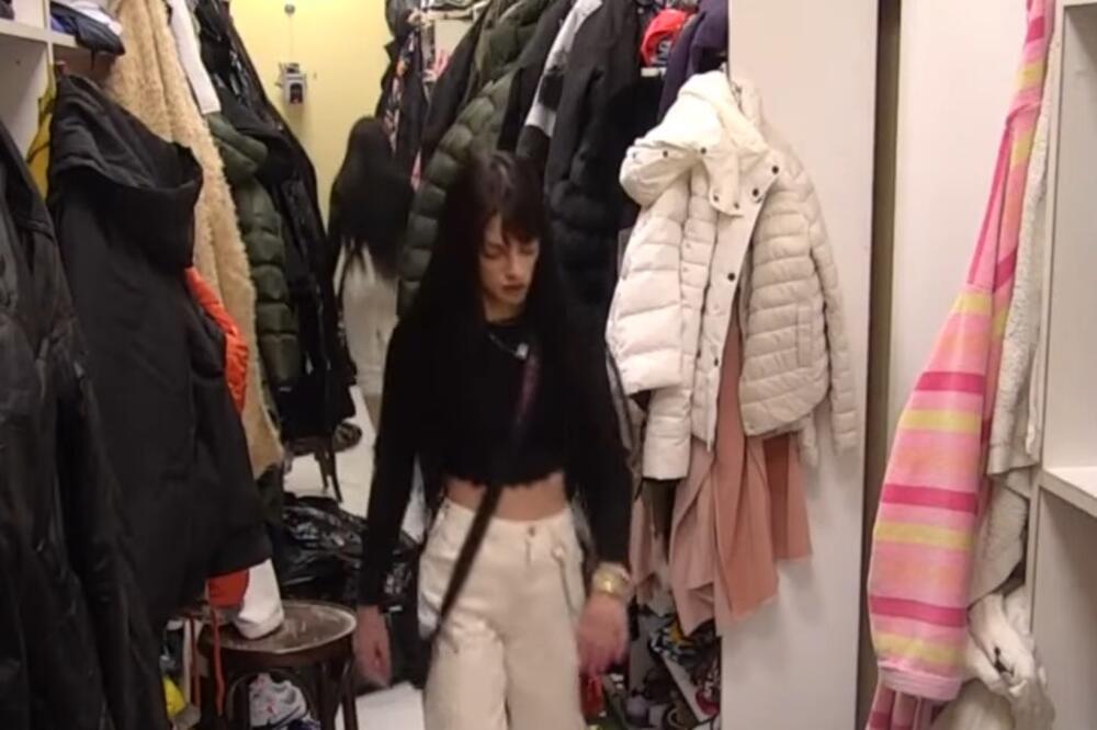 JEZIVI NAPAD TARE SIMOV! Slomila sebi ruku, uništava sve po kući, STRAVIČNO PRETI: "Sve ću vam POKLATI!" (VIDEO)