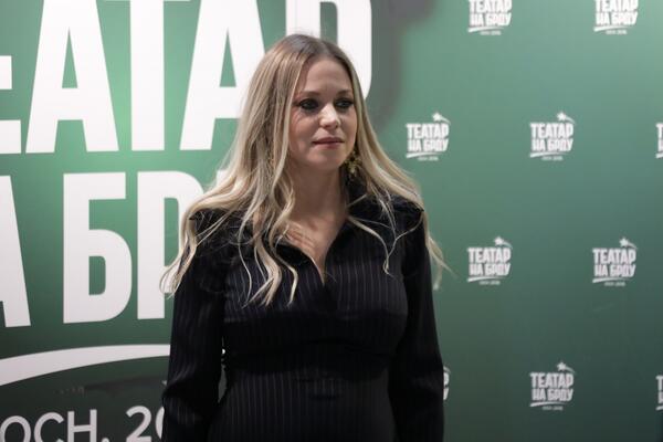 DEVOJKA ANDRIJE MILOŠEVIĆA PRVI PUT U JAVNOSTI SA STOMAKOM DO ZUBA: Blista u blaženom stanju! (FOTO)