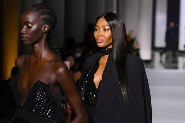 OVE ZVEZDE SU ZAPRAVO ĆELAVE: Na CRVENOM TEPIHU ih viđate sa LAVLJIM GRIVAMA, a nose PERIKE i NADOGRADNJU (FOTO)