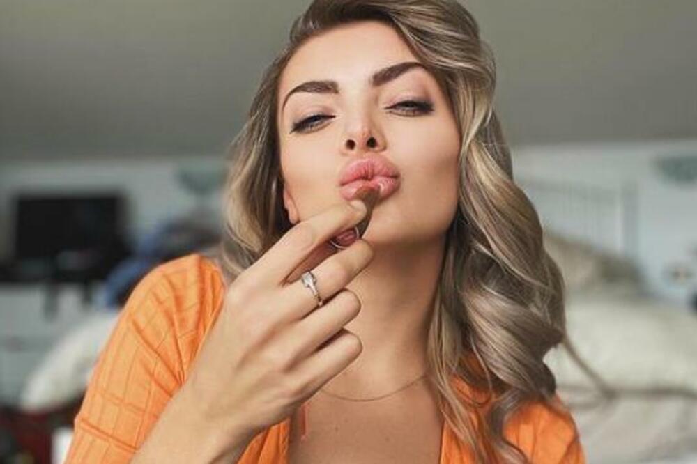 PROGLASILI JE KRALJICOM ANTIVAKSERA! POTEZ INFLUENSERKE IZNENADIO MNOGE: Iznela lični stav o ZAŠTITNIM MASKAMA!