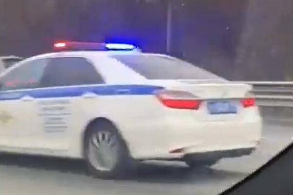 OPŠTI HAOS TOKOM POTERE MOSKOVSKE POLICIJE! Jurili za vozačem po auto-putu (VIDEO)