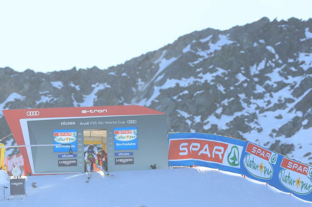 ODBIJA DA PRIMI VAKCINU: Zbog stava koji ima ne sme da uđe u hotele, preti joj kraj karijere