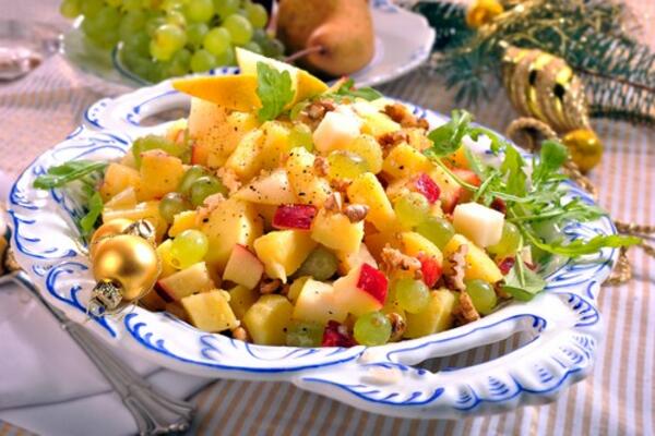 GRČKA KROMPIR SALATA ĆE ZASENITI SVE KOJE STE PROBALI: Može da se jede i topla i hladna