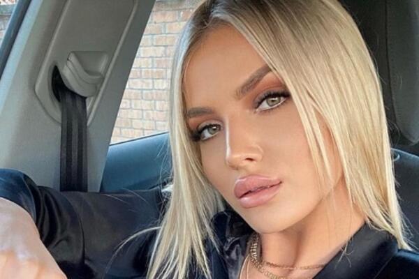 BIVŠA BRENINA SNAJKA NIKAD BOLJA, IZAZOVNA HALJINA POKAZALA NAJJAČI ATRIBUT! Vrela plavuša PROCVETALA!