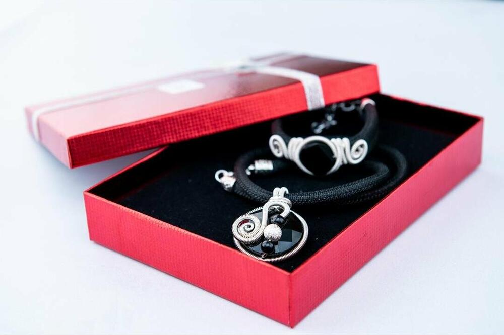 NAKIT ZA SVAKU ODEVNU KOMBINACIJU: Za samo 490 dinara dopunite outfit ovim ručno rađenim aksesoarima!