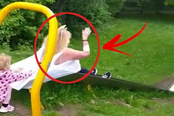 PUKLA BRUKA NA DEČJEM IGRALIŠTU: Žena ostala bez ODEĆE dok se spuštala niz tobogan, KAMERA SVE ZABELEŽILA! (VIDEO)