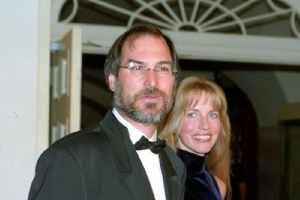 NAKON NJEGOVE SMRTI NASLEDILA JE 21 MILIJARDU DOLARA,a evo na šta UDOVICA Stiva Džobsa troši ovaj NEVEROVATNI NOVAC