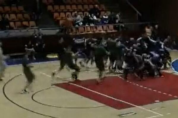 JEZIVO: Tuča rukometaša u Vrbasu! LAKAT U GLAVU, PESNICE LETELE NA SVE STRANE! (VIDEO)