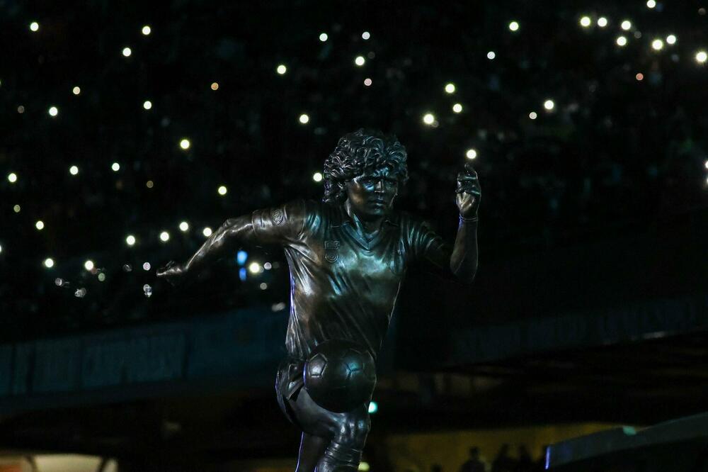 Maradonina ćerka LJUTA zbog spomenika! PROZIVKA NA RAČUN NAPOLITANACA! Da li je sve u profitu? (FOTO)