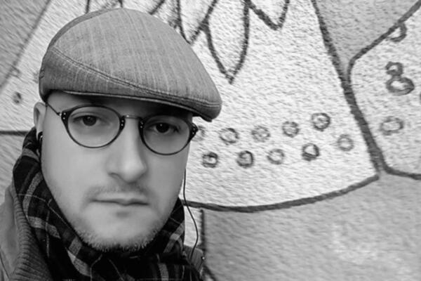 DOKTOR MAKSIMOVIĆ NIJE ZABORAVLJEN: Mladom anesteziologu koji je preminuo od korone ostavili divnu uspomenu! (FOTO)