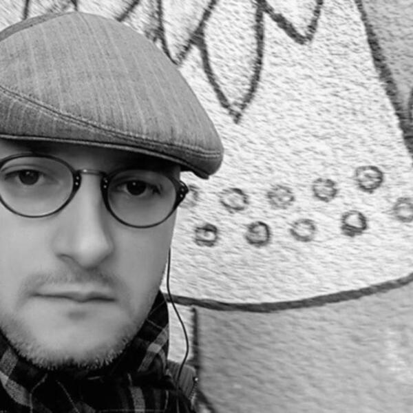 DOKTOR MAKSIMOVIĆ NIJE ZABORAVLJEN: Mladom anesteziologu koji je preminuo od korone ostavili divnu uspomenu! (FOTO)