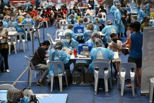 PRVI SLUČAJ OMIKRONA NA OSTRVU U INDIJSKOM OKEANU: Reč je o muškarcu koji je preseo u Južnoj Africi!