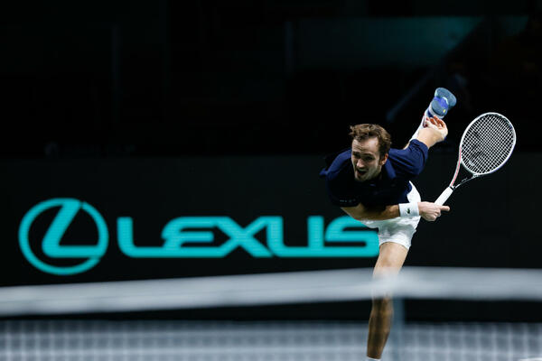 MEDVEDEV: Bilo je zabavno primiti toliko poruka iz Srbije! MOŽE NOVAK DA ČASTI VEČERU!