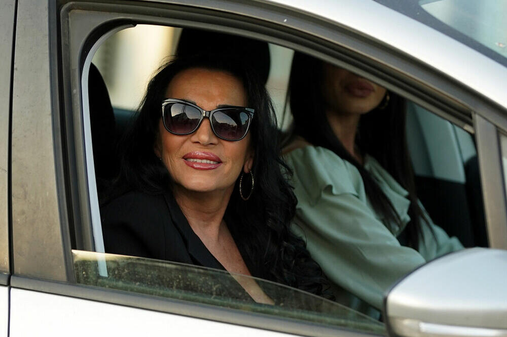 "SMEJALI MI SE LJUDI" Naša pevačica je tada preživela PAKAO: Pijanom mužu izuvala cipele, a on je VARAO - DETALJI