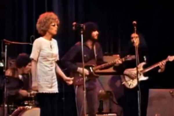 MAJKU NAPAO ČEKIĆEM, PA JE IZBO NOŽEM: Nekada je bio VELIKI MUZIČAR, a onda je napravio HOROR! (FOTO)