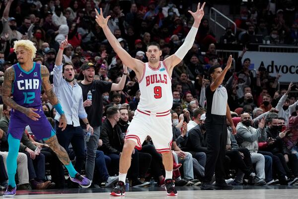 VUČEVIĆ ZABELEŽIO NOVI DABL-DABL: Centar Čikaga nije štedeo ni svoj bivši klub!