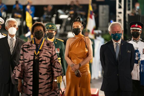 BARBADOS ODLIKOVAO POZNATU PEVAČICU: Rijana postala NACIONALNI HEROJ najmlađe republike na svetu (VIDEO)