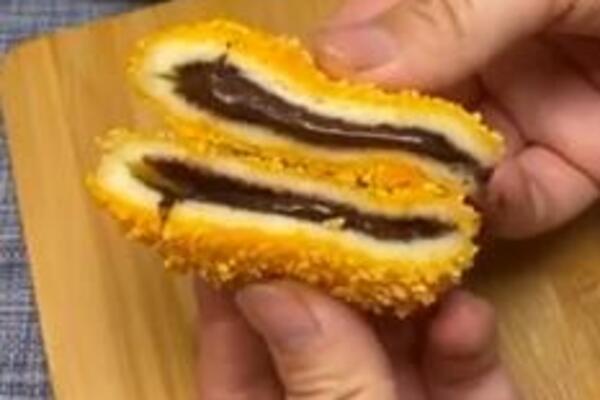 NENORMALNO SE TOPI U USTIMA, A TREBA MU SAMO 5 MINUTA: Ovaj DEZERT zagolicaće sva vaša NEPCA (FOTO, RECEPT)