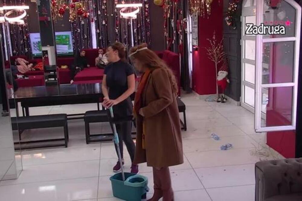 DŽEHVA POSTROJILA ZADRUGARE KAD JE VIDELA STANJE NA IMANJU: Vikala na sve, NASTAO OPŠTI HAOS! (VIDEO)